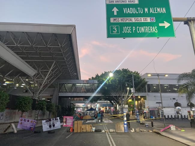 Continúa el bloqueo y plantón de madres buscadoras en calzada de Tlalpan