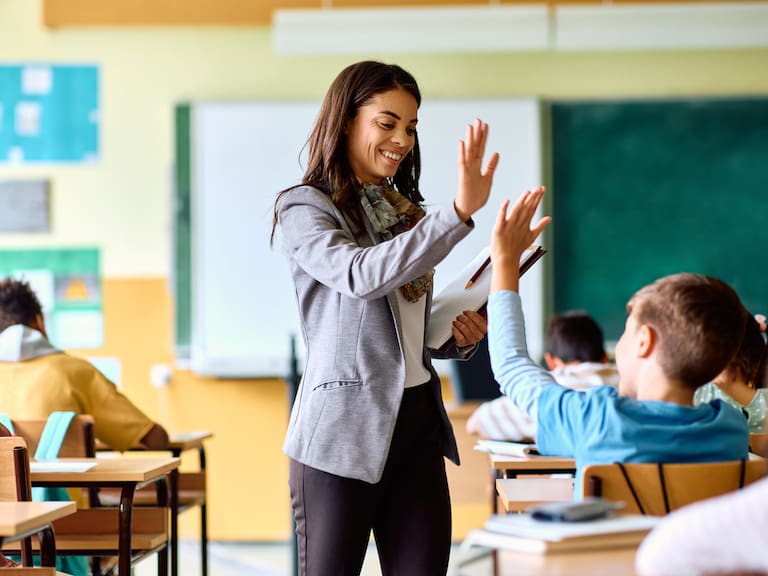 ¿Habrá descanso obligatorio por el Día del Maestro?