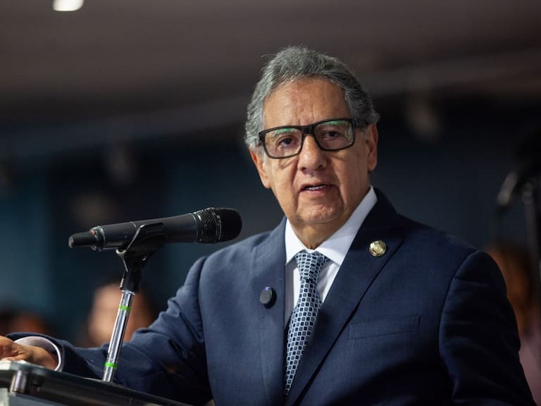 Higinio Martínez Miranda, presidente de la mesa directiva del Senado de la República, señaló que "el Sistema Nacional Anticorrupción sirve para una sombrilla, no hacen nada”, ante hechos como los que llevaron a la renuncia de Taddei al INE. FOTO: ANDREA MURCIA /CUARTOSCURO.COM