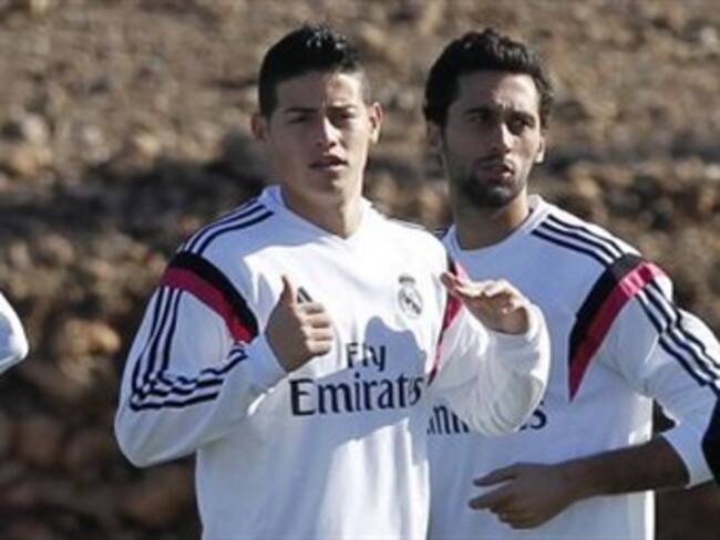 Se reincorpora James al grupo y apunta a la final del sábado