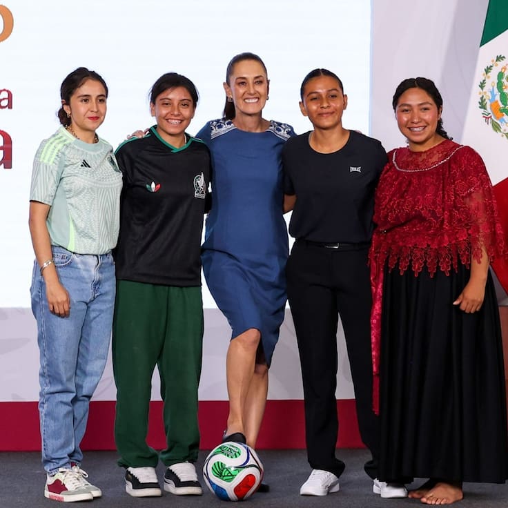 Sheinbaum presenta a las ganadoras de los boletos para el Mundial 2026