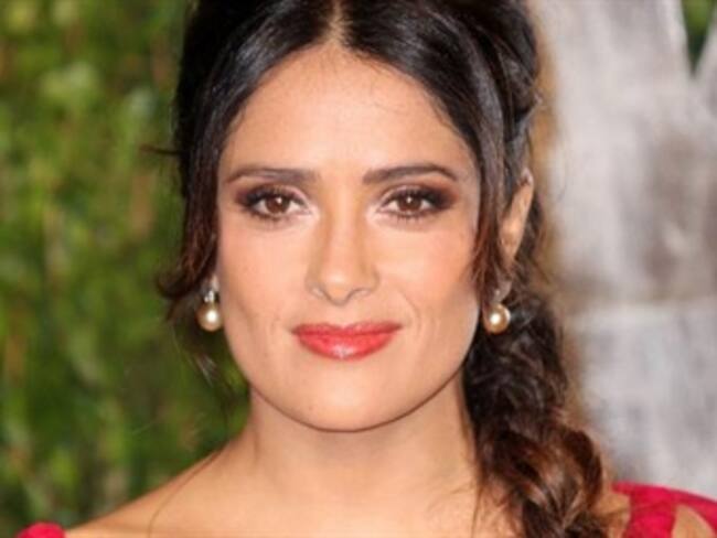 Expresa Salma Hayek optimismo ante cambios en México