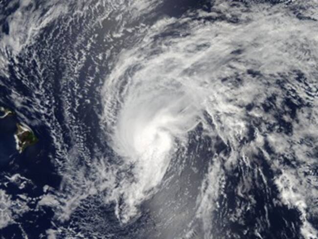 Mantienen alerta en Guerrero y Michoacán por tormenta tropical Raymond