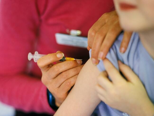 ¡Tómalo en cuenta! Se amplía la edad de vacunación contra el Sarampión, te decimos quiénes deben aplicársela