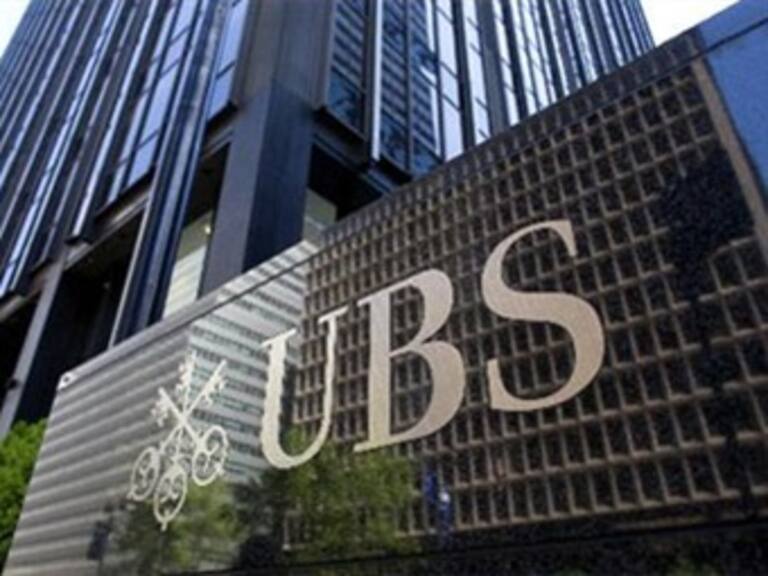 Reporta UBS séptimo trimestre de pérdidas en 2 años