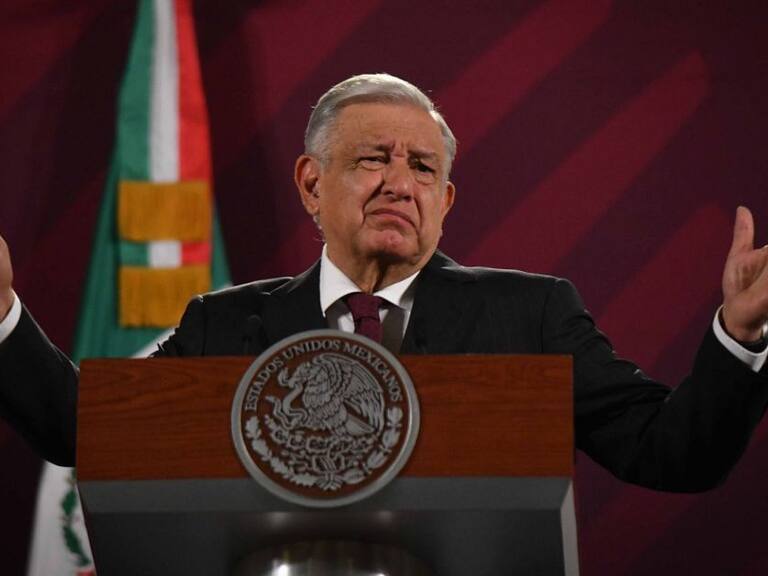 Llama AMLO evitar politiquería con "corcholatas" el 1 de julio en el Zócalo