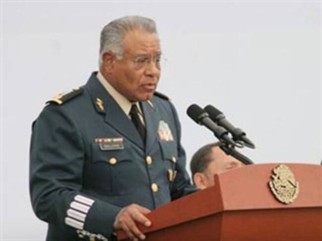Pasa revista SEDENA a columna que participará en desfile militar