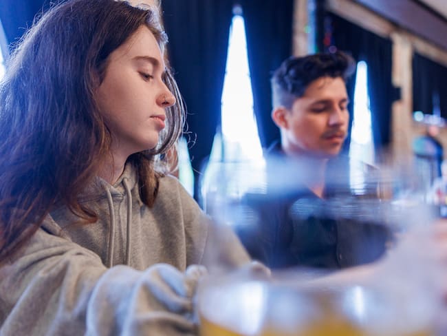 Gen Z y el consumo de alcohol: ¿Abstinencia real o nuevas formas de beber?