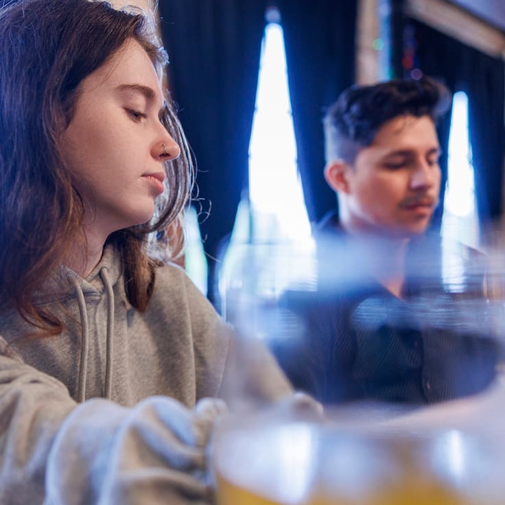 Gen Z y el consumo de alcohol: ¿Abstinencia real o nuevas formas de beber?