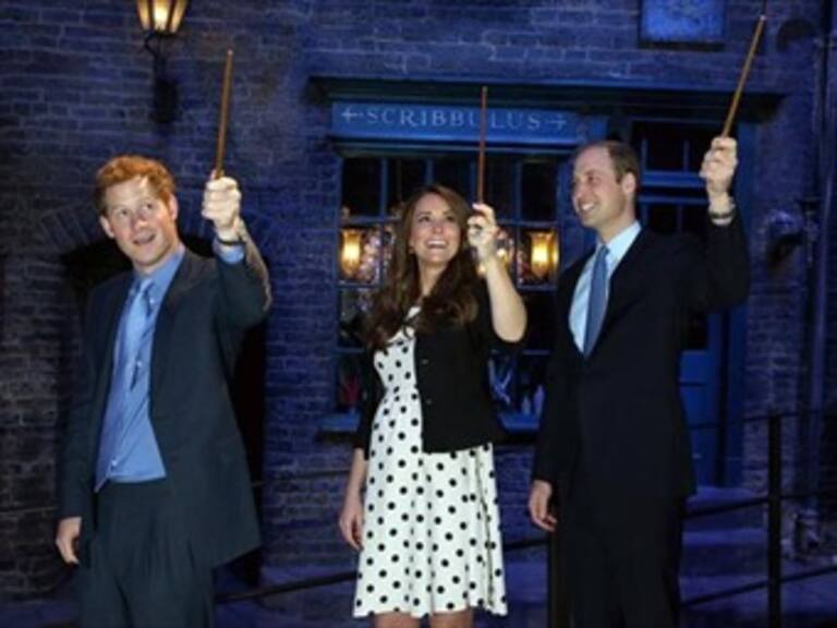 Inauguran Los duques de Cambridge estudios Warner Bros