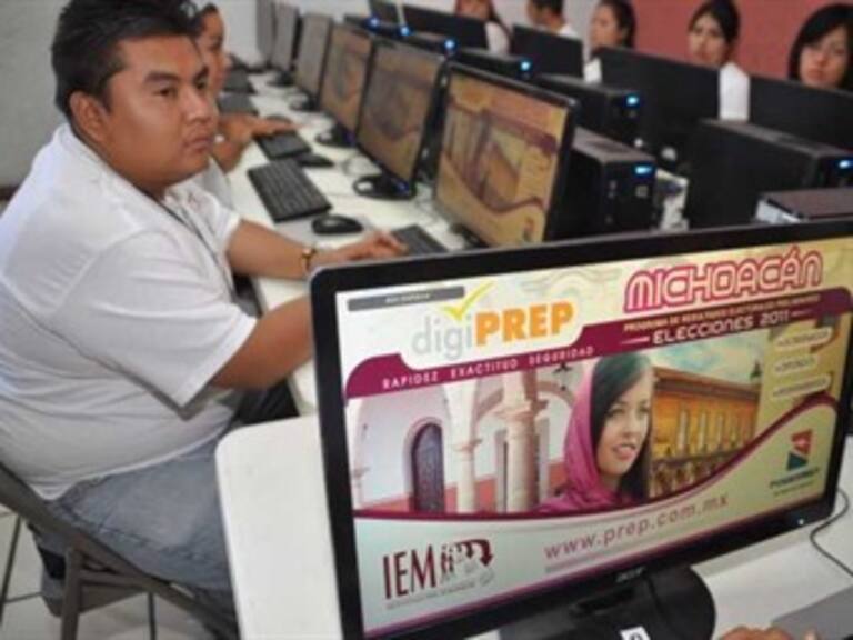 Cierran casillas en Michoacán