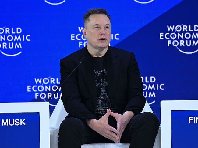 Elon Musk cambia de rumbo: ahora SpaceX prioriza construir una ciudad en la Luna