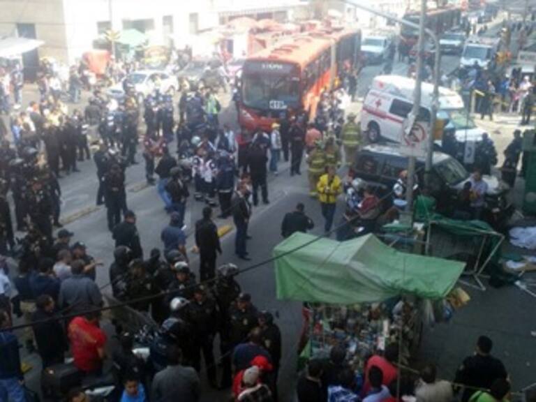 Choca Metrobús en centro de la Ciudad de México