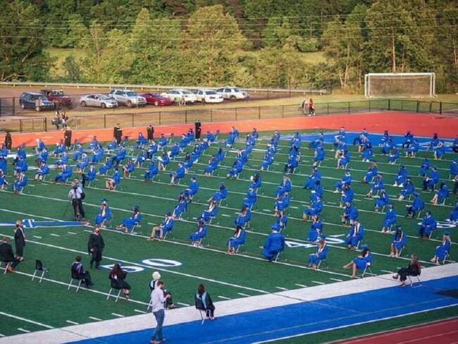 Histórico; así fue su ceremonia de graduación con cubrebocas y distancia