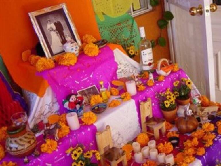 Celebran mexicanos 'Día de Muertos'