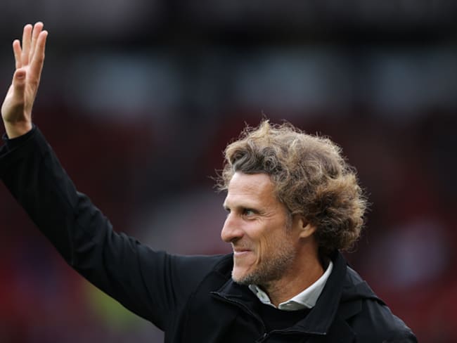 Fin de la era Bielsa: Diego Forlán es el nuevo director técnico de la Selección Uruguaya tras el fracaso en el Mundial