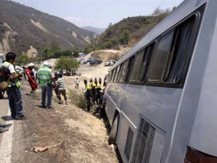 Volcadura de autobús en Hidalgo. Víctor Sandoval, reportero 29/05/13