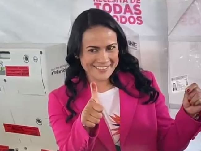 Alejandra del Moral emite voto, llama a mexiquenses a acudir con civilidad