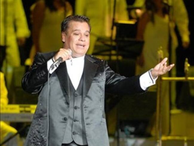 Asegura Juan Gabriel que irá a Las Vegas pese a citación judicial