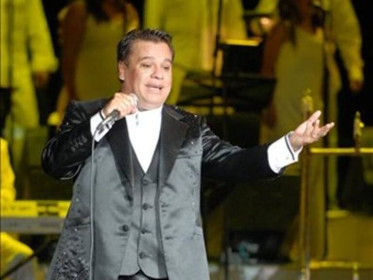 Asegura Juan Gabriel que irá a Las Vegas pese a citación judicial