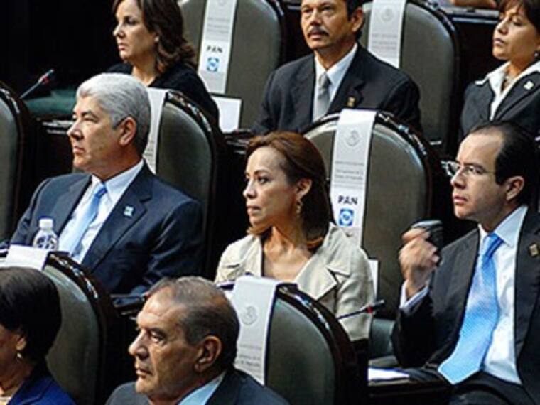 Nava y Kahwagi faltan a sesiones sin dejar de cobrar