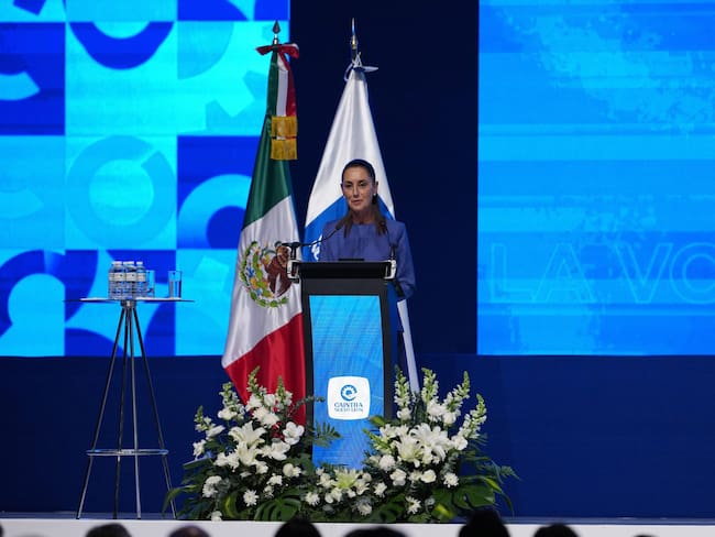 Ante CAINTRA, Sheinbaum destaca avances en T-MEC y llama a unidad frente a retos económicos globales