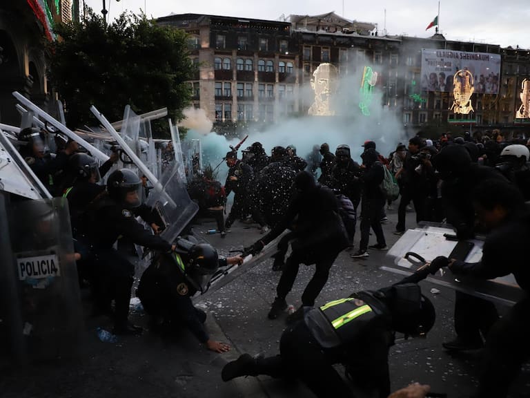 94 elementos de la policía capitalina fueron trasladados a distintos hospitales tras la marcha del 2 de octubre.