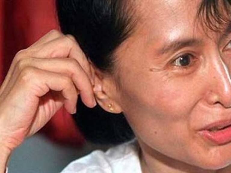 Suu Kyi quiere impulsar una 'revolución pacífica' en Myanmar