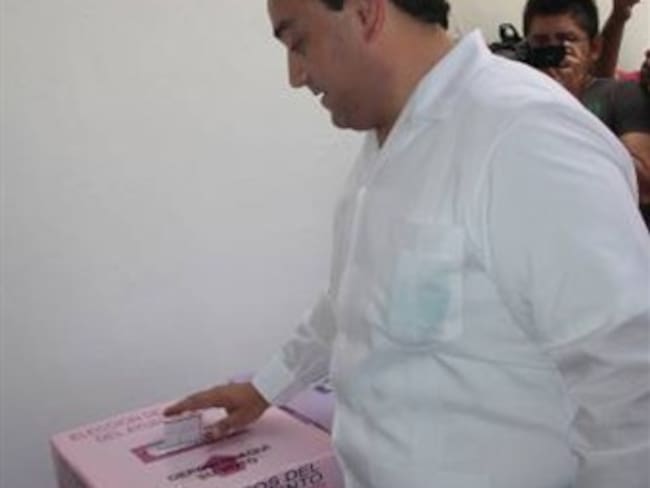 Emite su voto el Gobernador de Quintana Roo