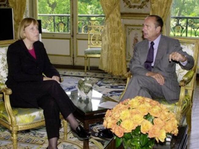 Se suma Merkel a líderes supuestamente espiados por EU