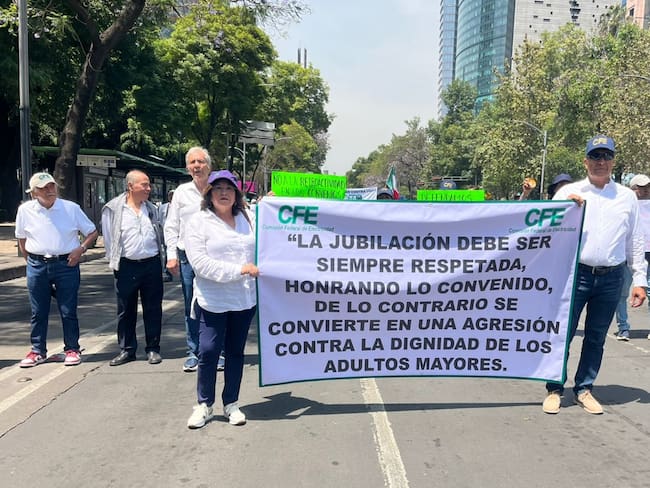 Reforma a pensiones de CFE: jubilados denuncian impacto y anuncian acciones legales