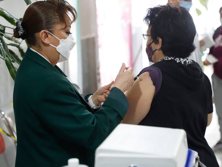 Los trabajadores del ISSSTE podrán jubilarse antes de los 60 años