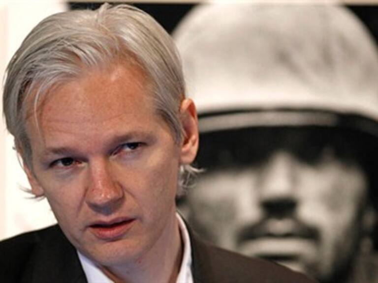 Revela exmiembro de WikiLeaks en libro su relación con Assange