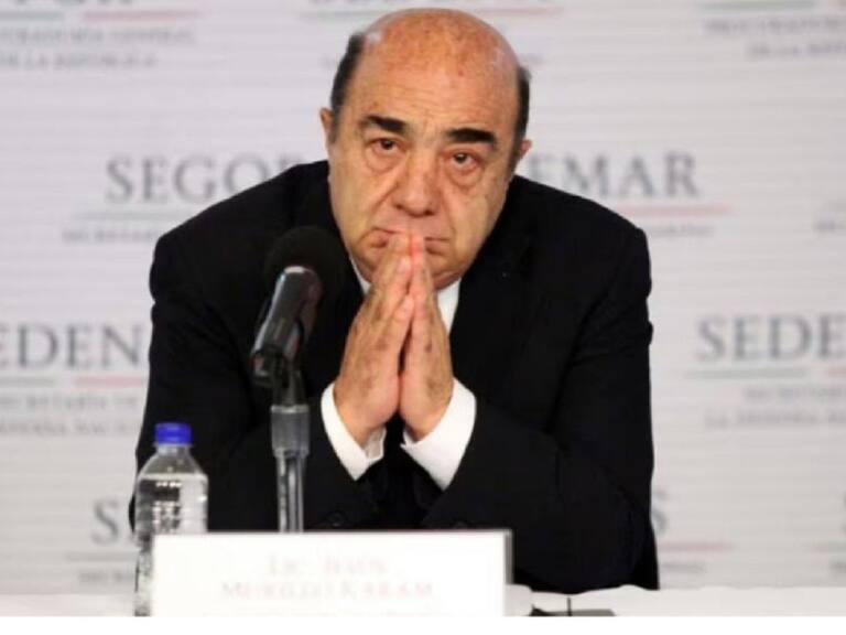 Vinculan a proceso al ex titular de la PGR, Jesús Murillo Karam