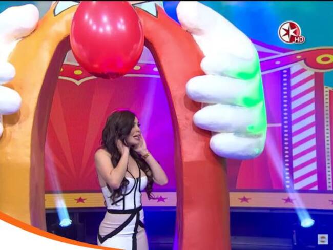 Modelo del polémico video de Gerardo Ortiz hace el ridículo en televisión nacional