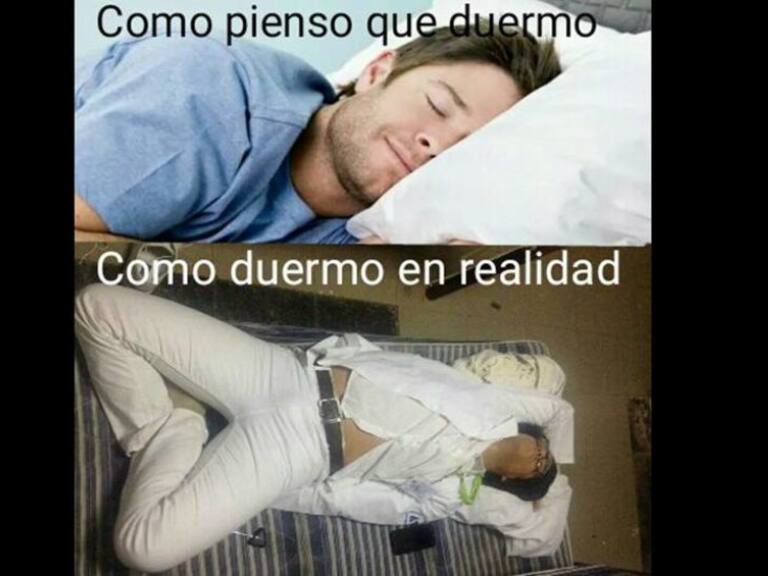 Se queda dormido en el trabajo y los memes no se hacen esperar