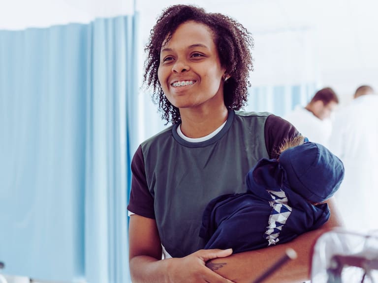 Aunque viven más, las mujeres enfrentan más años con mala salud, advierte la ONU. Getty Images