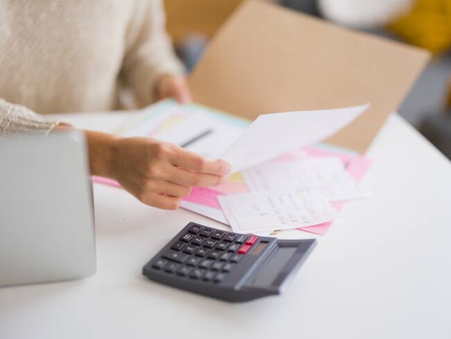 ¿Cuánto debes destinar al pago de deudas? La regla del 30% recomendada por la Condusef