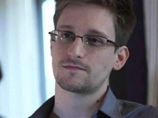 Otorga Maduro asilo político a Eduard Snowden