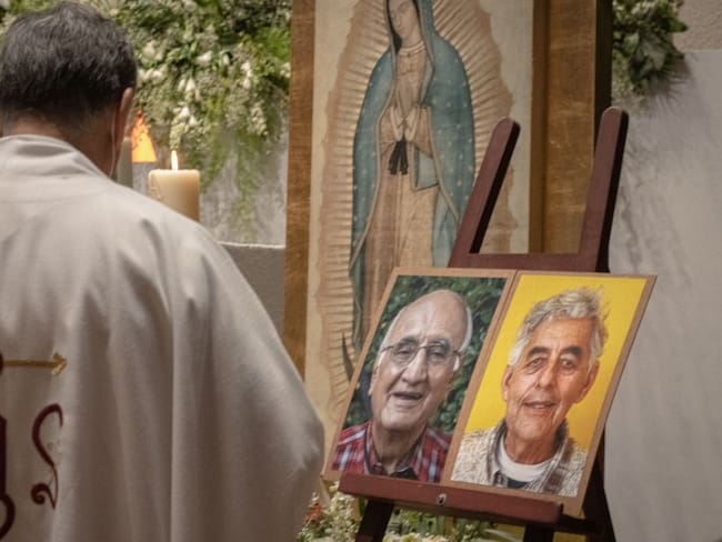 Jesuitas viajan a Chihuahua a identificar cuerpos de sacerdotes