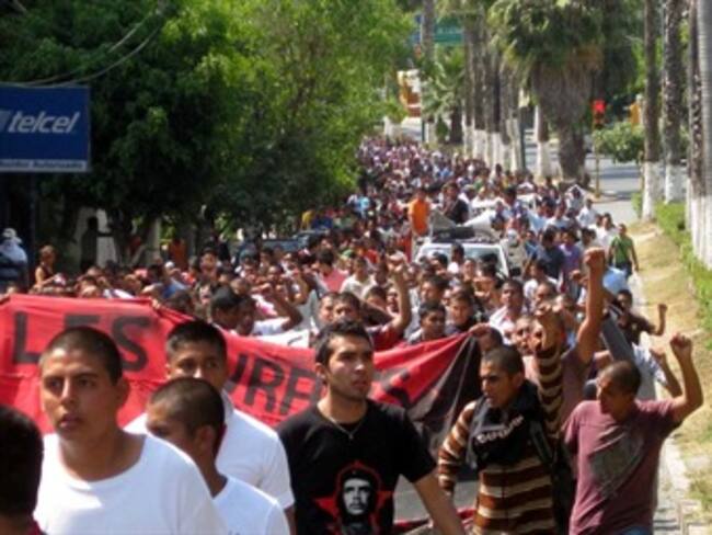Piden en Guerrero depuración de la plantilla de Ayotzinapa