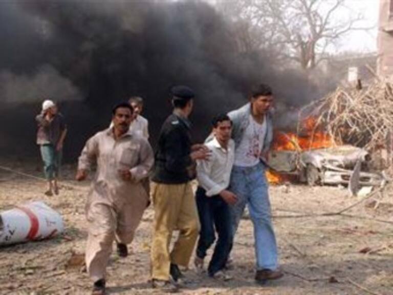 Dejan al menos 39 muertos atentados en Pakistán