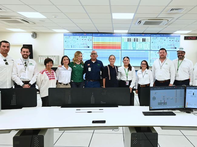 Sheinbaum inaugura central de ciclo combinado para reforzar energía en Baja California