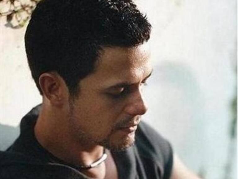 Regala Iker Casillas balón a Alejandro Sanz