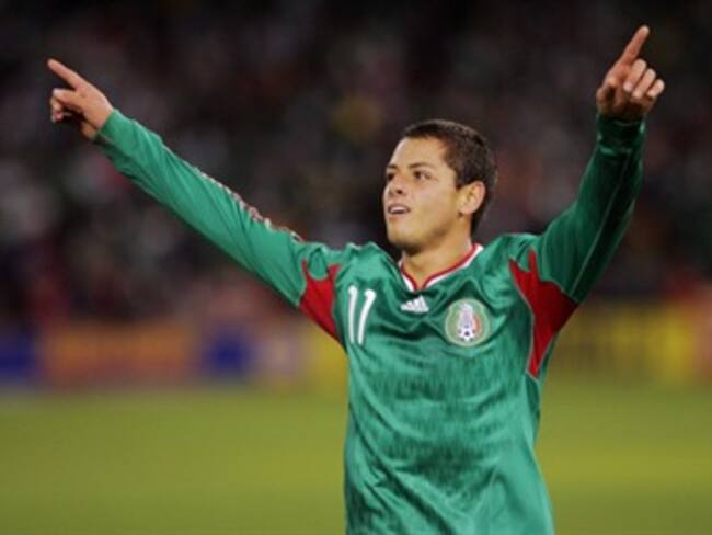 Chicharito, tercer mejor goleador