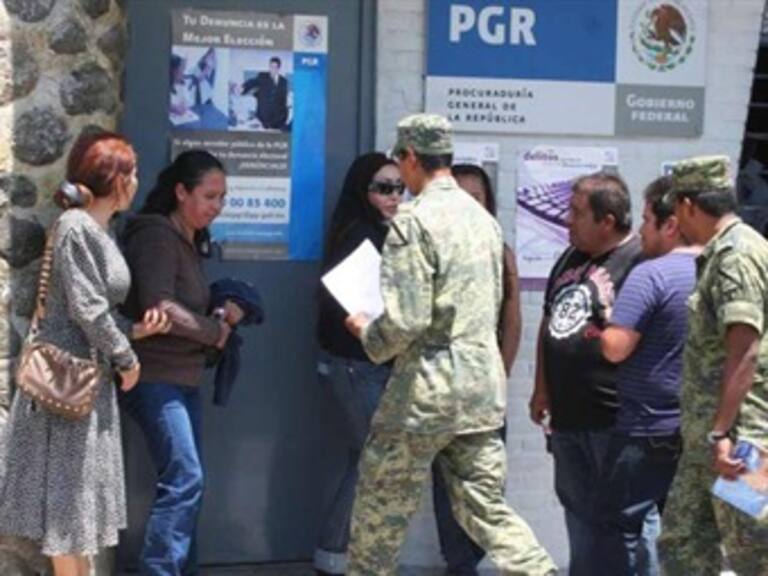 PGR violó la ley al permitir a estadunidenses interrogar a federales: abogado