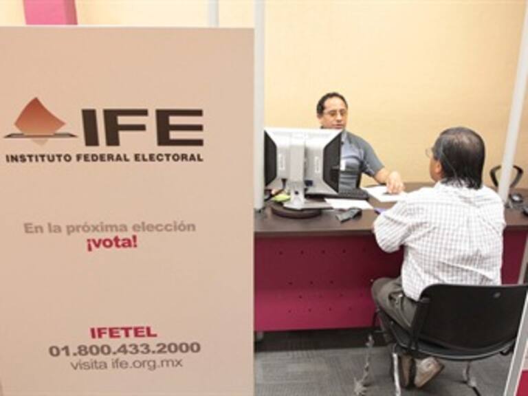 Analiza IFE flexibilizar trámites para credenciales a damnificados