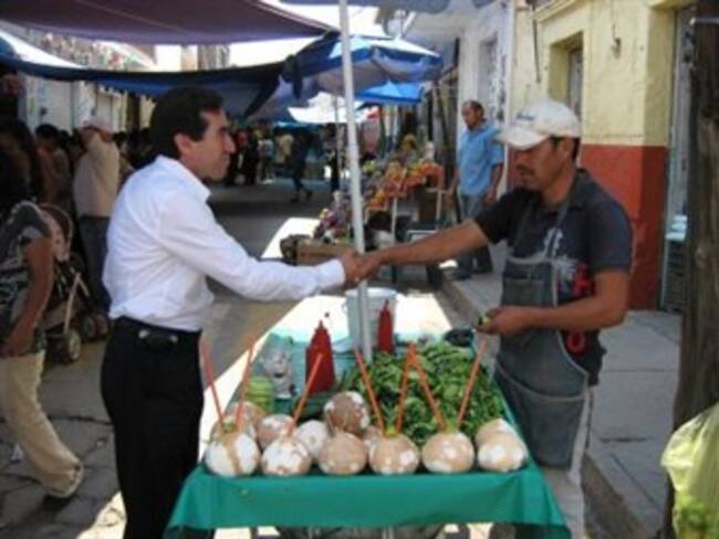 Pagan comerciantes a 'La Familia' para continuar operando