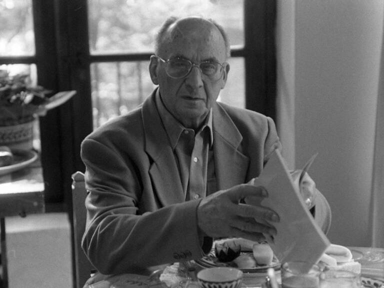 “Arriba y adelante”… fallece entre impunidad, Luis Echeverría