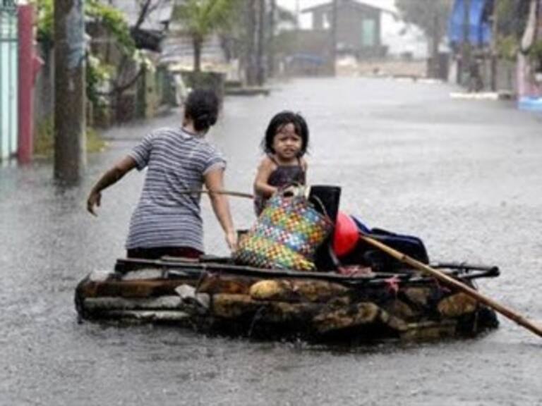 Suman 240 muertos por tempestad en Filipinas